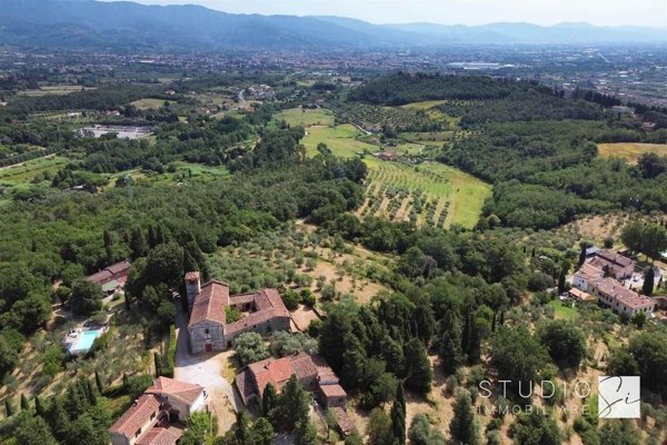 casa indipendente in vendita a Pistoia in zona Spazzavento