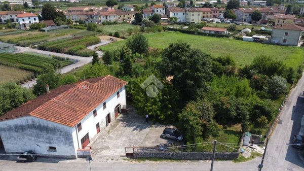 casa indipendente in vendita a Pistoia in zona Bottegone