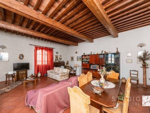 casa indipendente in vendita a Pistoia in zona Stadio