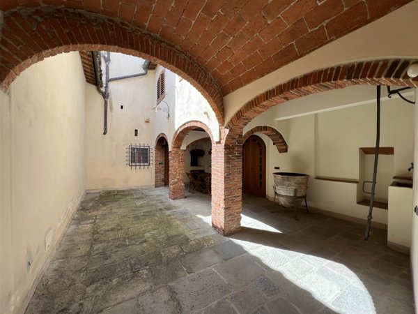 appartamento in vendita a Pistoia in zona Stadio