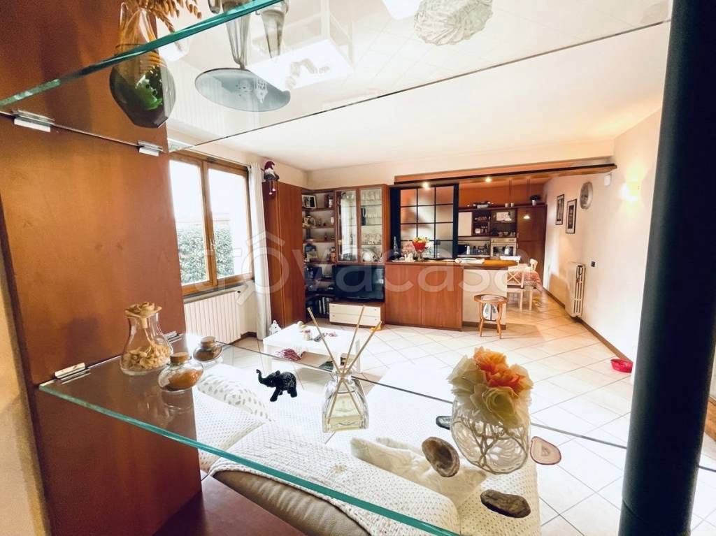 casa indipendente in vendita a Pistoia in zona Stadio