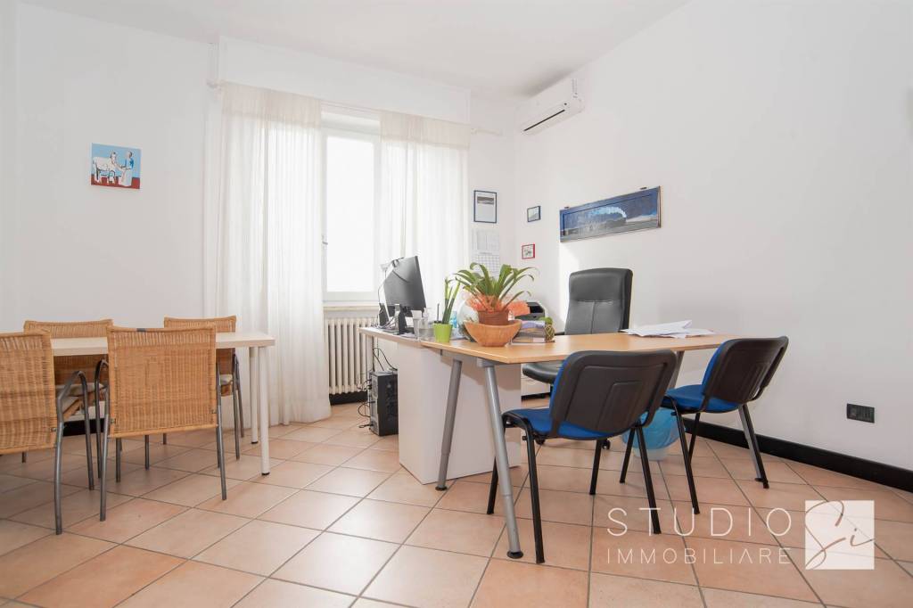 ufficio in vendita a Pistoia in zona Centro Città