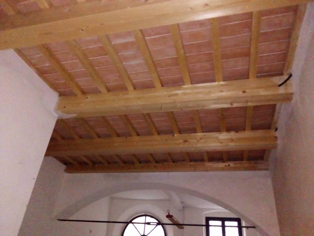 locale commerciale in vendita a Pistoia