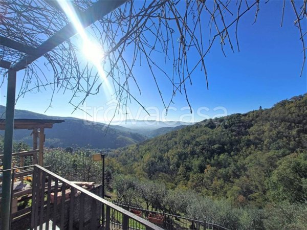 casa indipendente in vendita a Pistoia in zona Baggio
