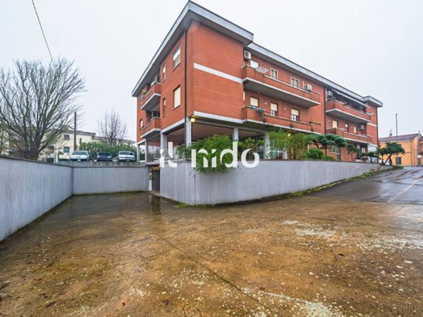 casa indipendente in vendita a Pistoia in zona Bottegone