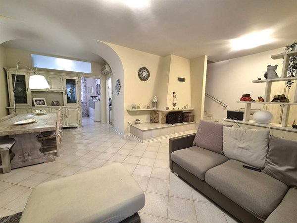 casa indipendente in vendita a Pistoia