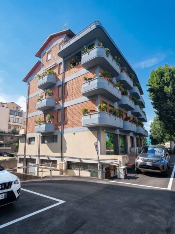 appartamento in vendita a Pistoia in zona Stadio