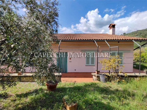 casa indipendente in vendita a Pistoia in zona Spazzavento