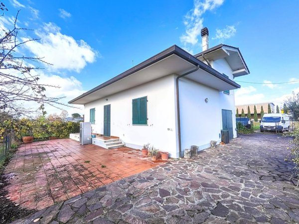 casa indipendente in vendita a Ponte Buggianese