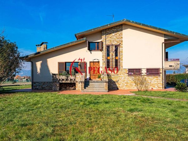 casa indipendente in vendita a Ponte Buggianese