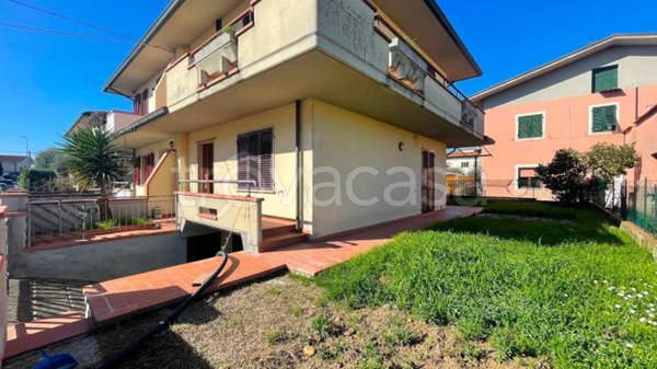 casa indipendente in vendita a Ponte Buggianese