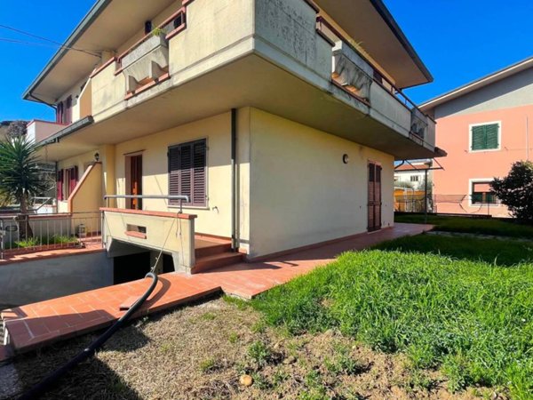 casa indipendente in vendita a Ponte Buggianese