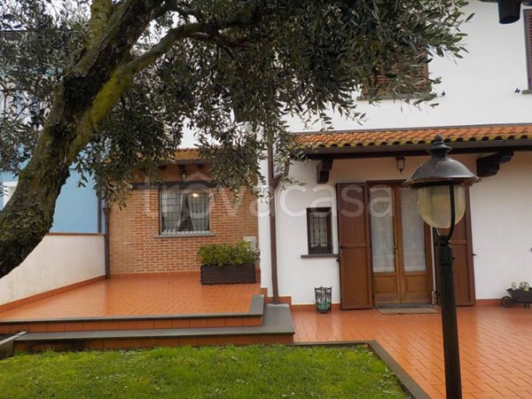casa indipendente in vendita a Ponte Buggianese in zona Vione