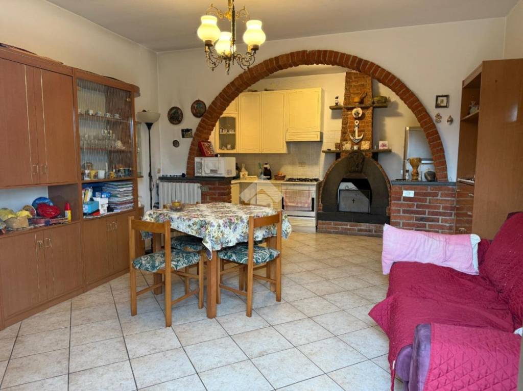 casa indipendente in vendita a Ponte Buggianese