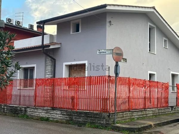 casa indipendente in vendita a Ponte Buggianese