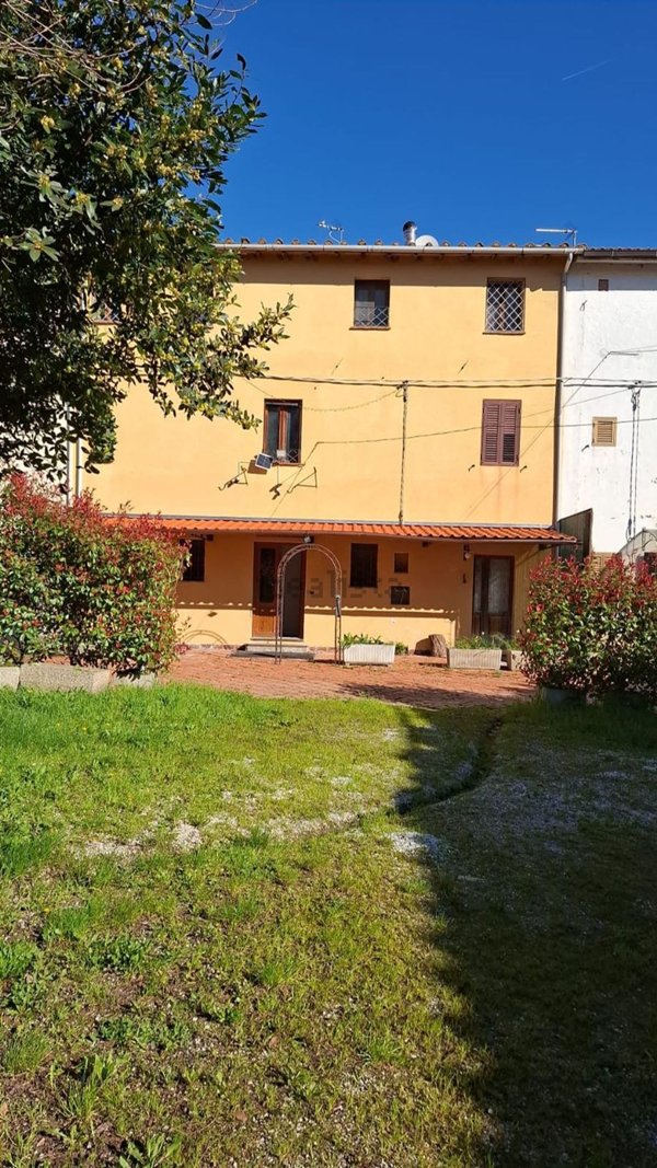 casa indipendente in vendita a Ponte Buggianese