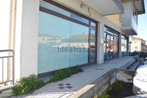 locale di sgombero in vendita a Ponte Buggianese