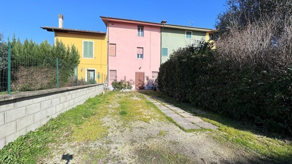 casa indipendente in vendita a Ponte Buggianese
