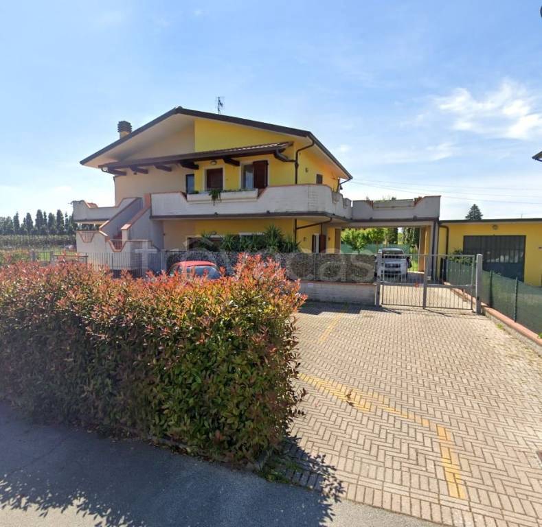 appartamento in vendita a Ponte Buggianese in zona Albinatico