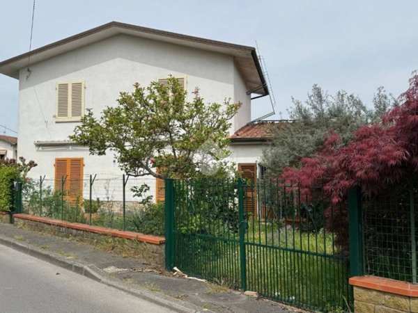 casa indipendente in vendita a Ponte Buggianese