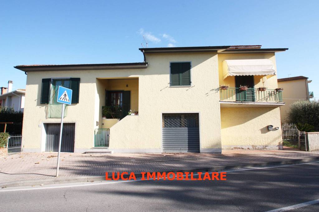 casa indipendente in vendita a Ponte Buggianese