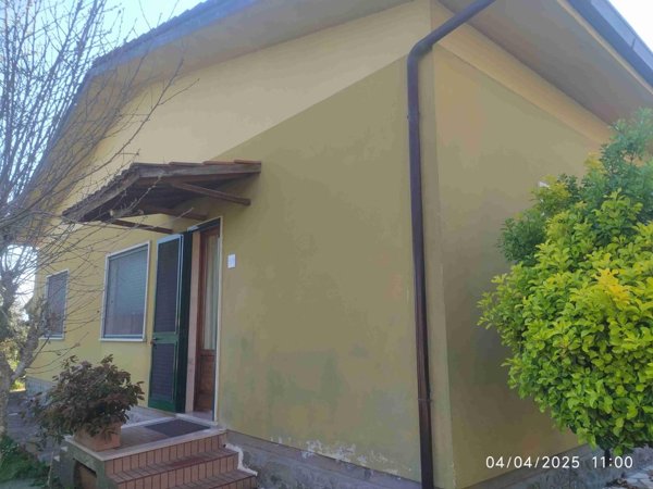 casa indipendente in vendita a Ponte Buggianese