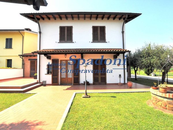 casa indipendente in vendita a Ponte Buggianese in zona Vione