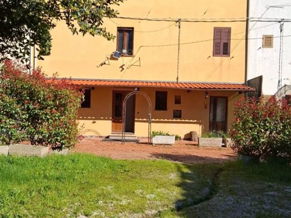 casa indipendente in vendita a Ponte Buggianese