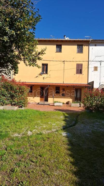 casa indipendente in vendita a Ponte Buggianese