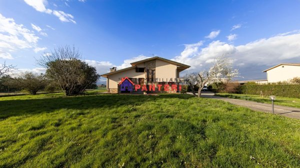 casa indipendente in vendita a Ponte Buggianese