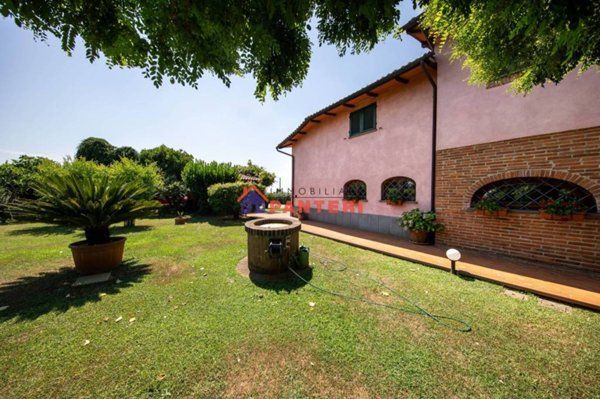 casa indipendente in vendita a Ponte Buggianese in zona Vione