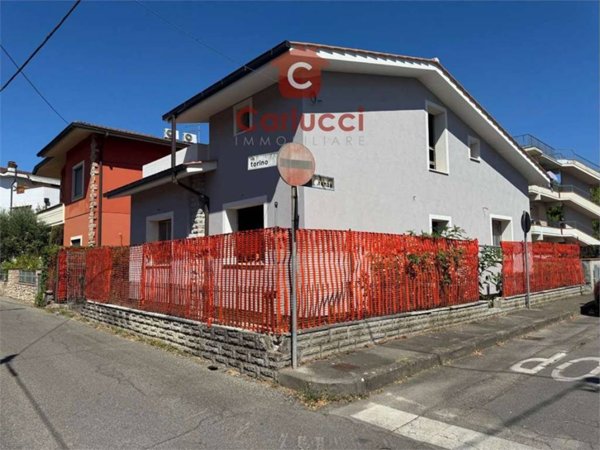 casa indipendente in vendita a Ponte Buggianese