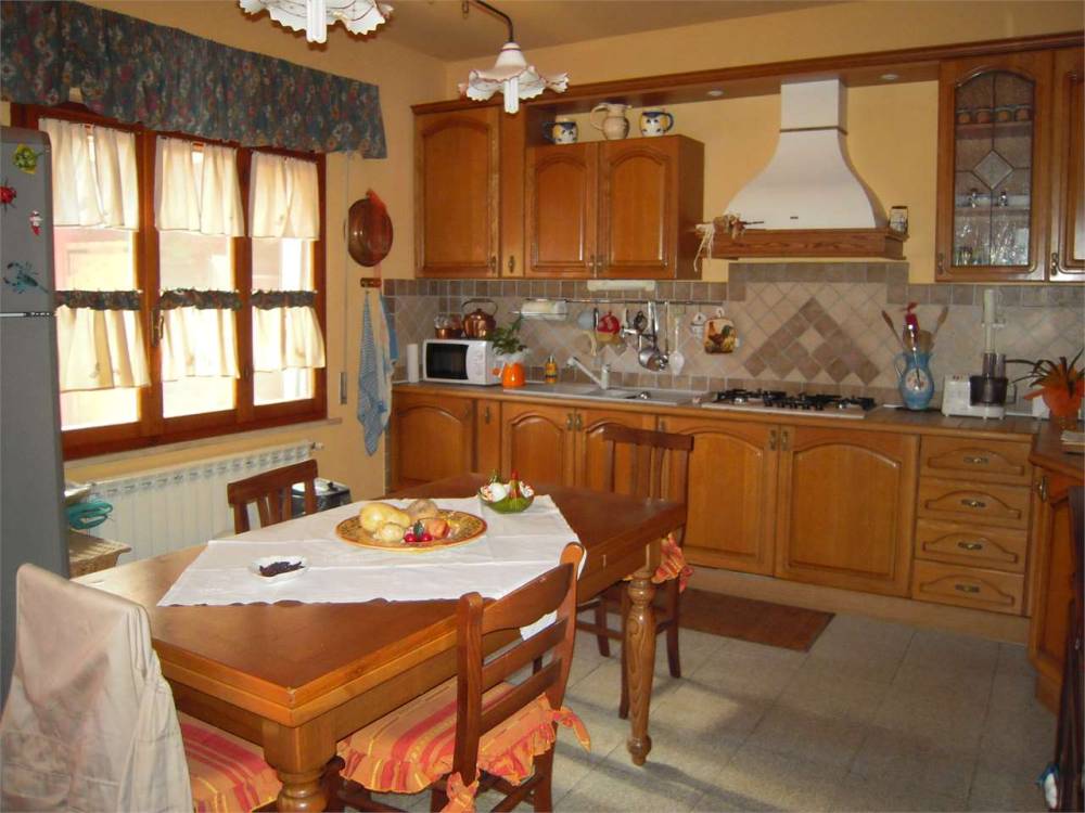 casa indipendente in vendita a Ponte Buggianese