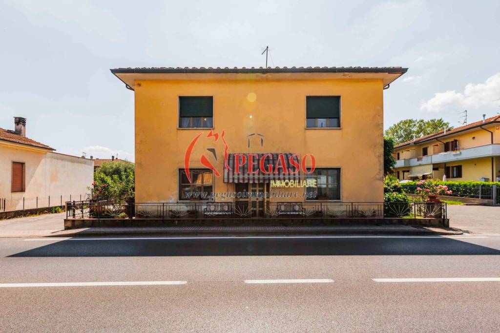 casa indipendente in vendita a Ponte Buggianese