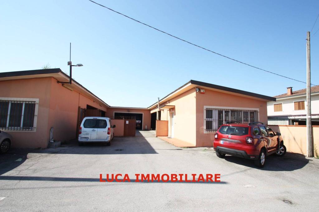 locale commerciale in vendita a Ponte Buggianese in zona Anchione