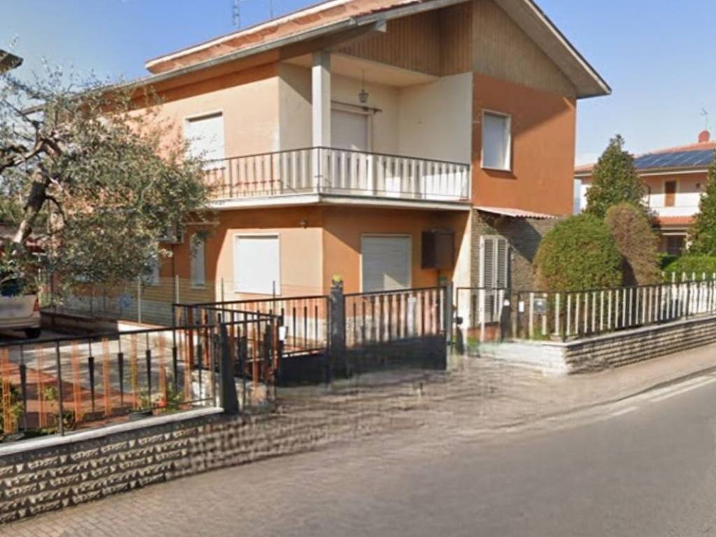 casa indipendente in vendita a Ponte Buggianese
