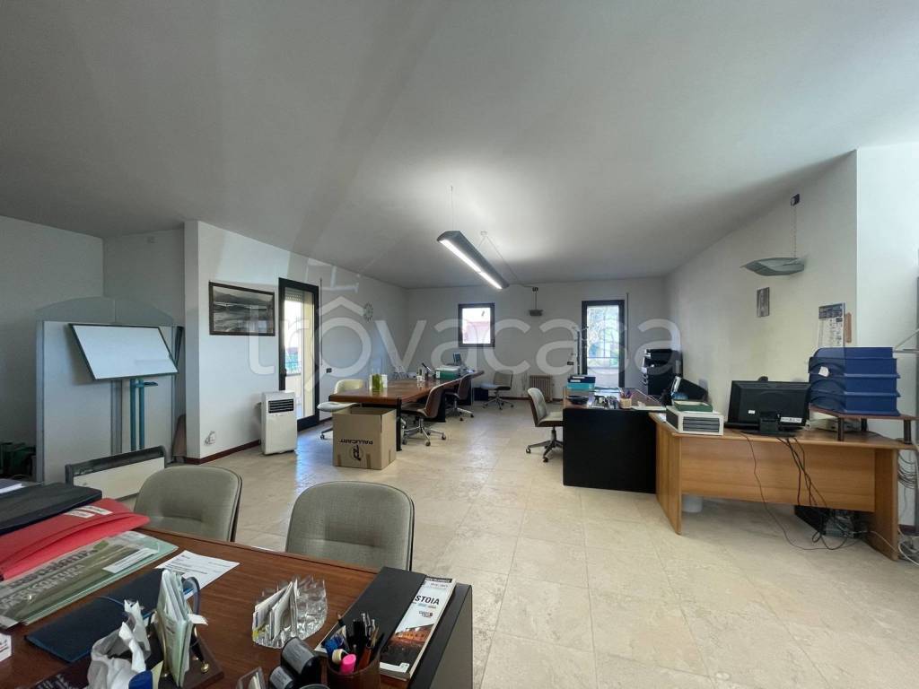 negozio in vendita a Ponte Buggianese