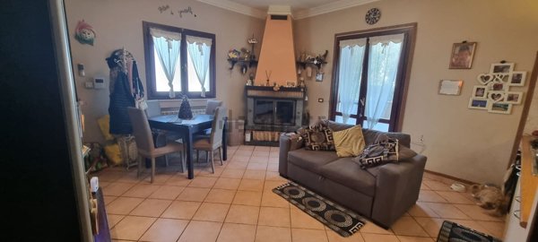 appartamento in vendita a Ponte Buggianese in zona Albinatico