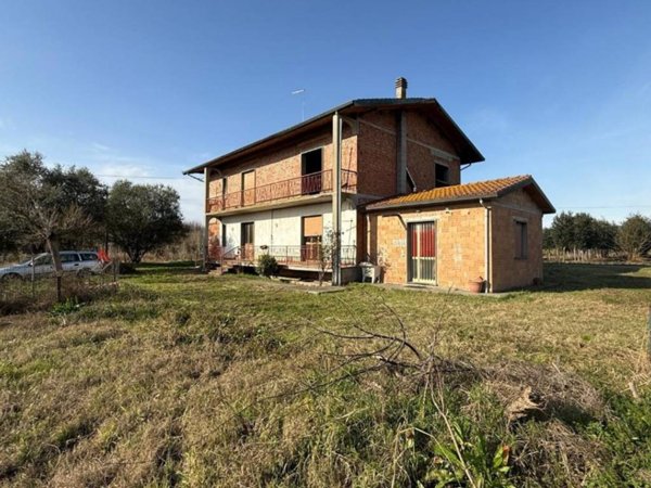 casa indipendente in vendita a Ponte Buggianese
