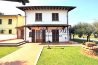 casa indipendente in vendita a Ponte Buggianese in zona Vione