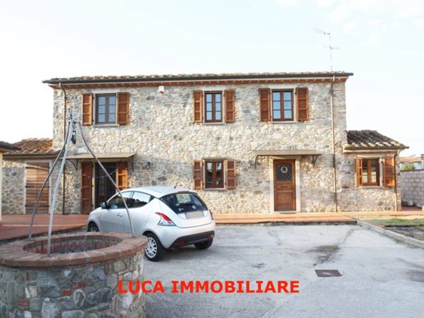 casa indipendente in vendita a Ponte Buggianese