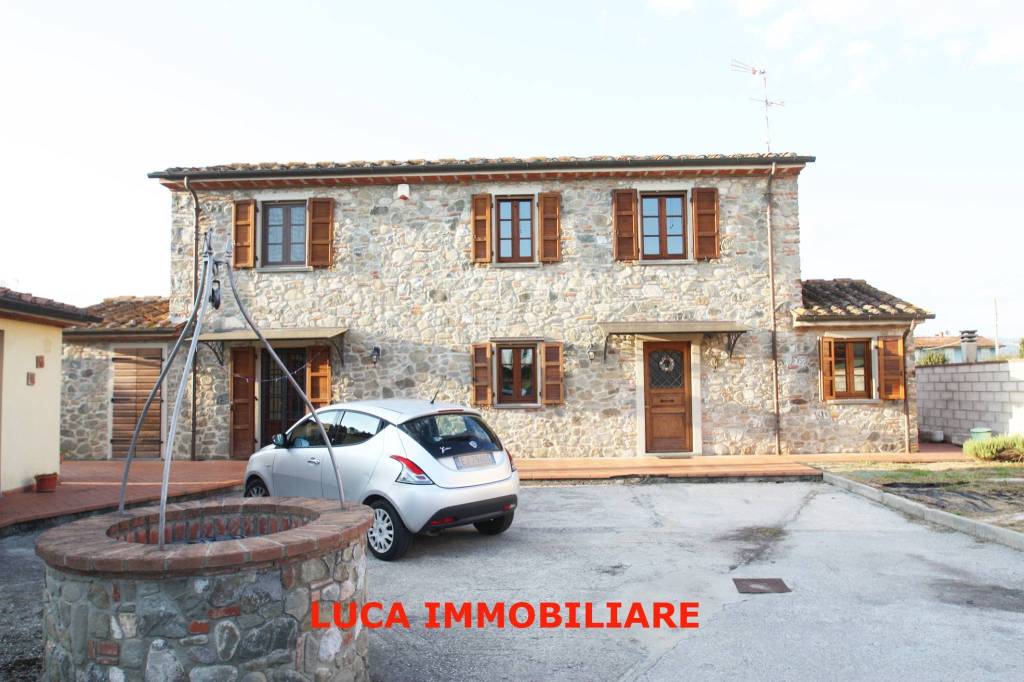 casa indipendente in vendita a Ponte Buggianese