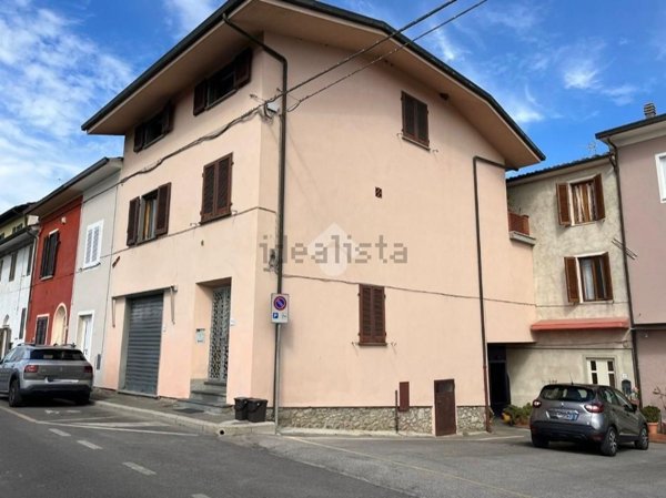 casa indipendente in vendita a Ponte Buggianese