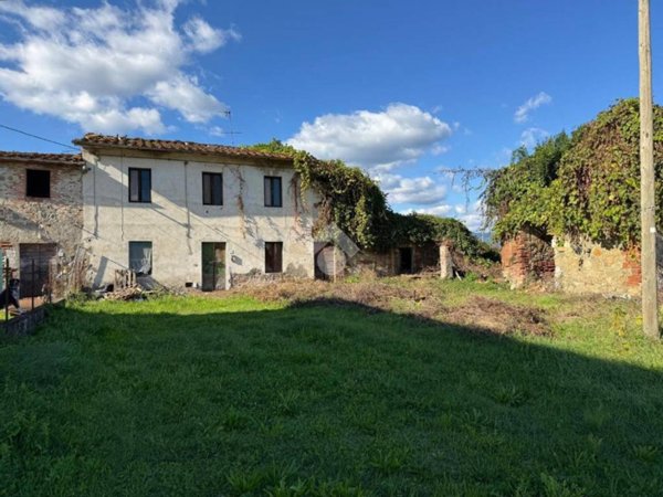 casa indipendente in vendita a Ponte Buggianese in zona Vione