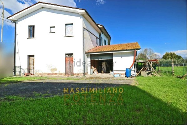 casa indipendente in vendita a Ponte Buggianese