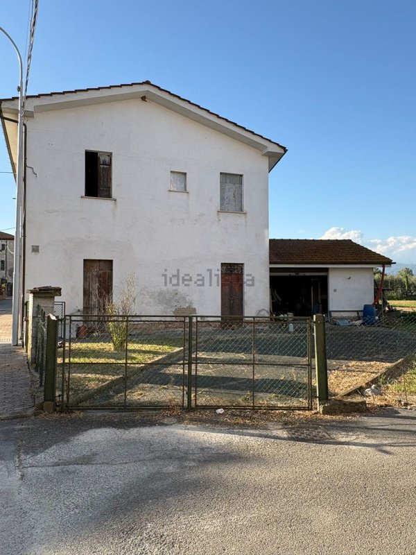 casa indipendente in vendita a Ponte Buggianese