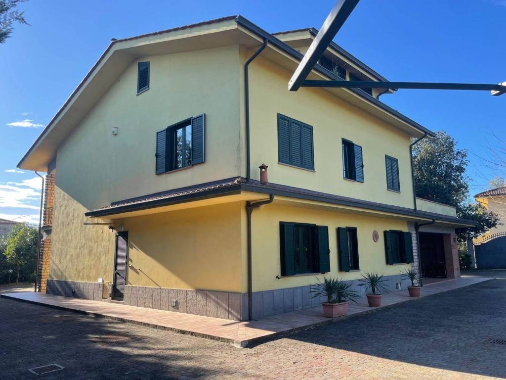 casa indipendente in vendita a Ponte Buggianese