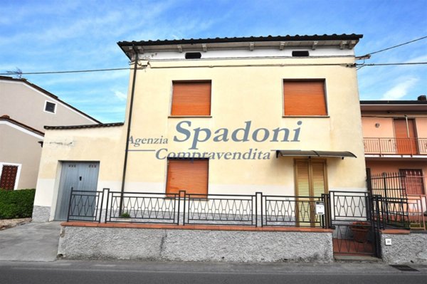 casa indipendente in vendita a Ponte Buggianese in zona Fattoria