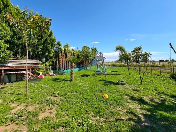 casa indipendente in vendita a Ponte Buggianese in zona Fattoria