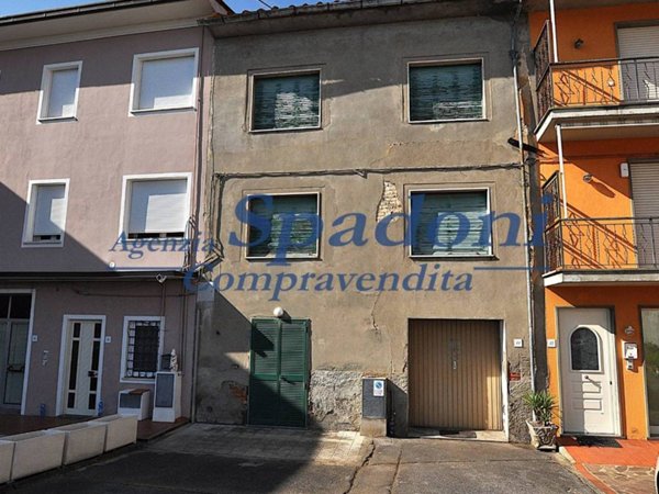 casa indipendente in vendita a Ponte Buggianese in zona Fattoria